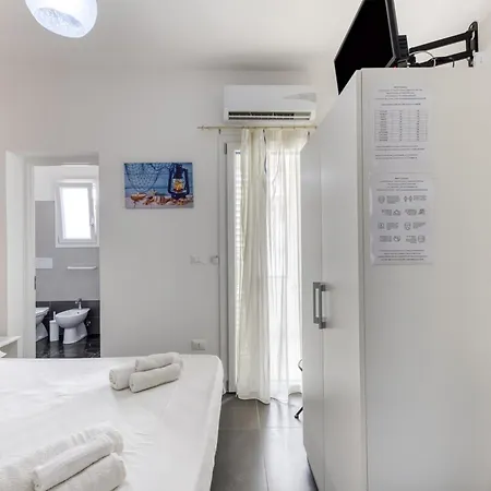 Il Comandante A 100 M Dalla Bed & Breakfast 3*