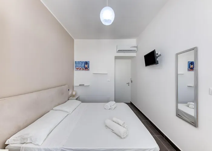 Bed & Breakfast Il Comandante A 100 M Dalla