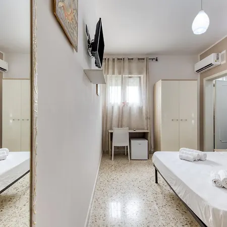 Il Comandante A 100 M Dalla Bed & Breakfast