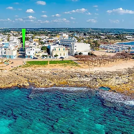 Il Comandante A 100 M Dalla 3* Torre San Giovanni Ugento