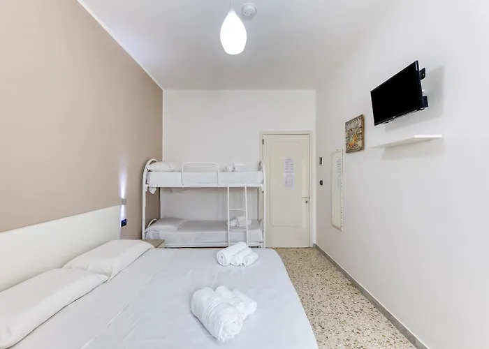 Il Comandante A 100 M Dalla Torre San Giovanni Ugento